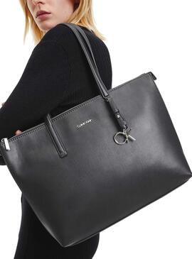 Handtasche Calvin Klein CK Must Shopper Schwarz Damen