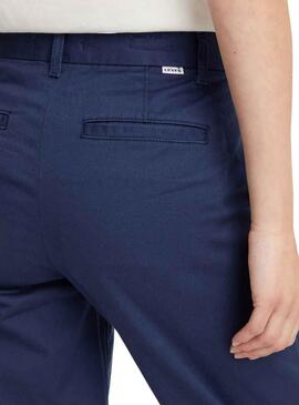 Hose Levis Essential Chino Marineblau für Damen