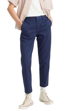 Hose Levis Essential Chino Marineblau für Damen