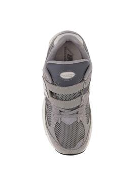 Sneakers New Balance 2002 mit Klettverschluss für Kinder.