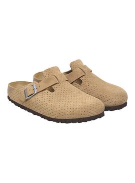 Bitte geben Sie mir nur die Übersetzung ins Deutsche von: Birkenstock Boston Perforated Camel Clogs.