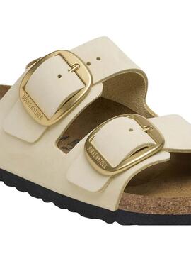 Sandalen Birkenstock Arizona mit Schnalle in Beige für Damen.