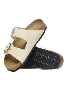 Sandalen Birkenstock Arizona mit Schnalle in Beige für Damen.
