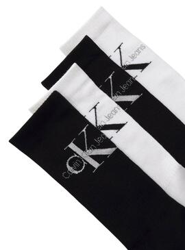Geschenkbox mit 4 Paar Calvin Klein Socken in Schwarz und Weiß für Herren.