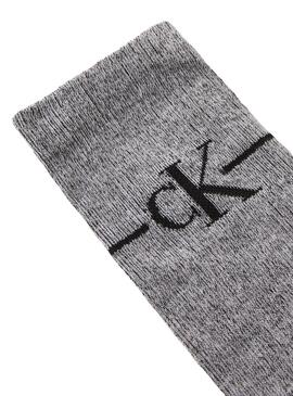Geschenkbox mit 4 Paar Calvin Klein Monogramm-Socken für Herren.