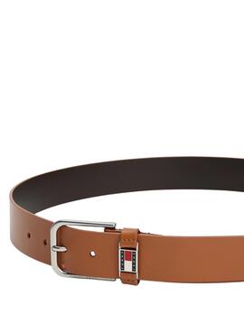 Tommy Jeans Scanton Gürtel braun für Männer.