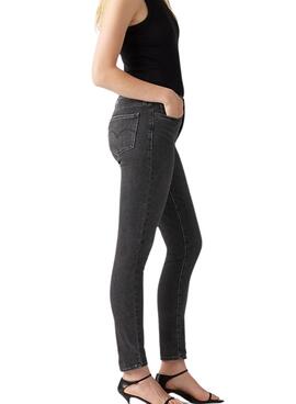 Schwarze Levis 311 Damenjeans