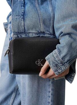 Umhängetasche Calvin Klein Jeans Kamera schwarz für Damen.