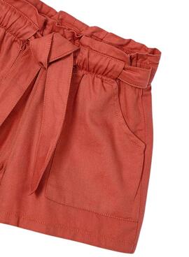 Kurze Hose Mayoral mit fließender Schleife für Mädchen.