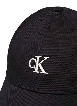 Kappe Calvin Klein bestickt Monogramm schwarz für Damen