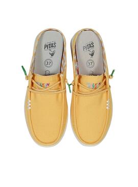 Gelbe Walkin Pitas Caparica Clogs für Damen.