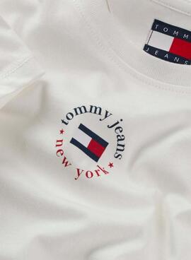 T-shirt Tommy Jeans Slim Damen  in Weiß.