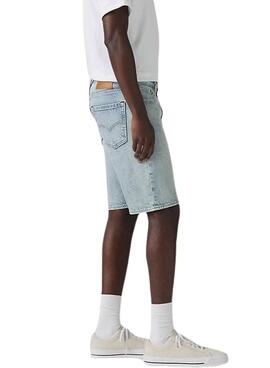 Bermuda Jeans Levis 405 Standard in heller Waschung für Männer.