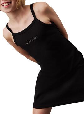 Kleid Calvin Klein Jeans Kleid aus Strick für Mädchen.