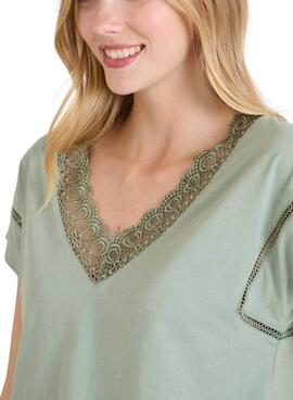 T-shirt Naf Naf Shara in grün für Frauen.