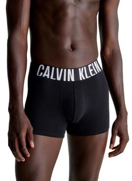 Pack 3 Calvin Klein enge Boxershorts in Schwarz und Weiß für Herren.