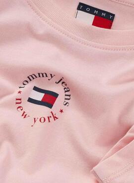 T-shirt Tommy Jeans Essential Logo in Rosa für Damen