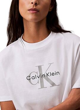 T-Shirt Calvin Klein Jeans Hero weiß für Damen.