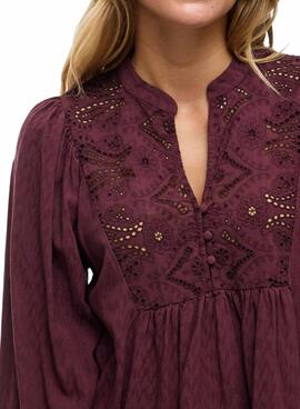 Bluse Vila Vityra mit bordeauxroter Spitze für Damen.