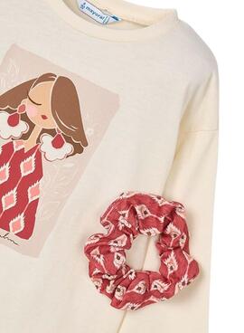 T-Shirt Mayoral mit beige Haargummi für Mädchen.