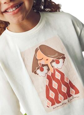 T-Shirt Mayoral mit beige Haargummi für Mädchen.