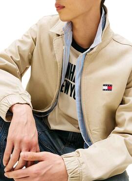 Jacke Tommy Jeans Essential Flag beige für Herren.