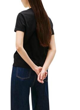 T-Shirt Tommy Jeans Essential Logo in Schwarz für Damen