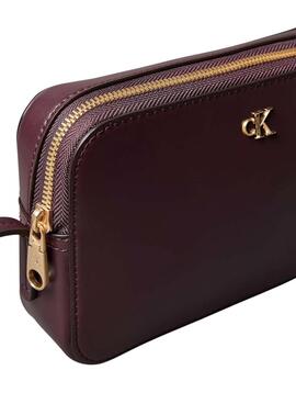 Tasche Calvin Klein Monogramm in Granatrot für Damen.