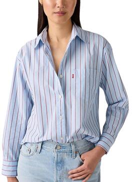 Levis Harlie Boyfriend Hemd mit blau gestreiftem Muster für Damen.