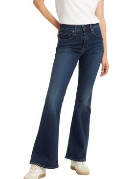 Jeans Levis 726 mit hoher Taille und ausgestelltem Bein in Blau für Damen.