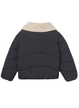 Gepolsterte Mayoral-Schwarzmantel für Mädchen.