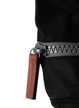 Rucksack Roka Canfield small schwarz für Damen und Herren.