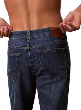 Jeans Calvin Klein Irving in Marineblau für Herren.