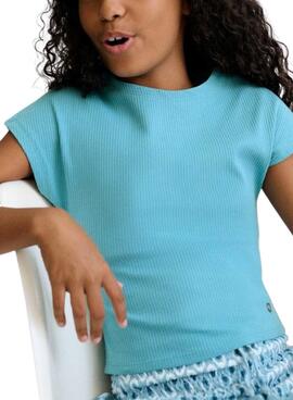 T-shirt Mayoral in geripptem Blau für Mädchen.