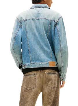 Blaue Jeansjacke von Tommy Jeans Ryan in heller Waschung für Herren.