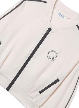 Sportliche beige Mayoral-Jacke für Mädchen.