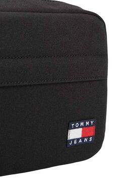 Kulturtasche Tommy Jeans Daily Washbag in Schwarz für Herren.