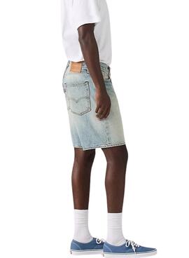 Bermuda Jeans Levis 468 Loose in Hellblau für Herren.