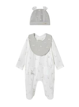 Set Mayoral für Neugeborene mit weißem Strampler, Lätzchen und beigem Mütze für Babys.