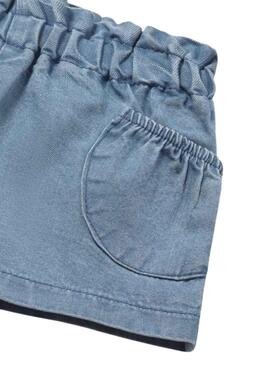 Kurze Mayoral Denim-Shorts mit blauen Taschen für Neugeborene.